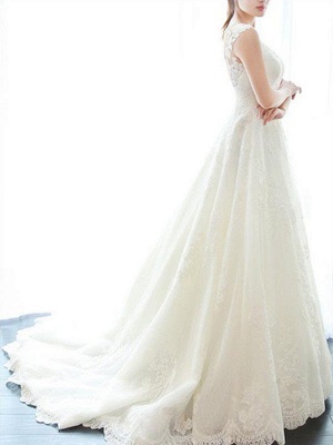 Court Train A-Line Lace  V-Neck Applique Sleeveless Wedding Dresses UK_5