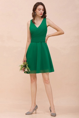 Chic Green Ruched Chiffon Short Bridesmaid Dress Sleeveless V-Neck Knee Length Wedding Party Dress_1