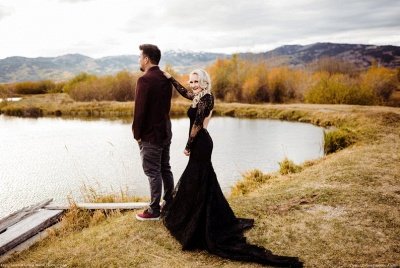 Long Sleeves Black Mermaid Wedding Gown Backless Lace Bridal Dresses_6